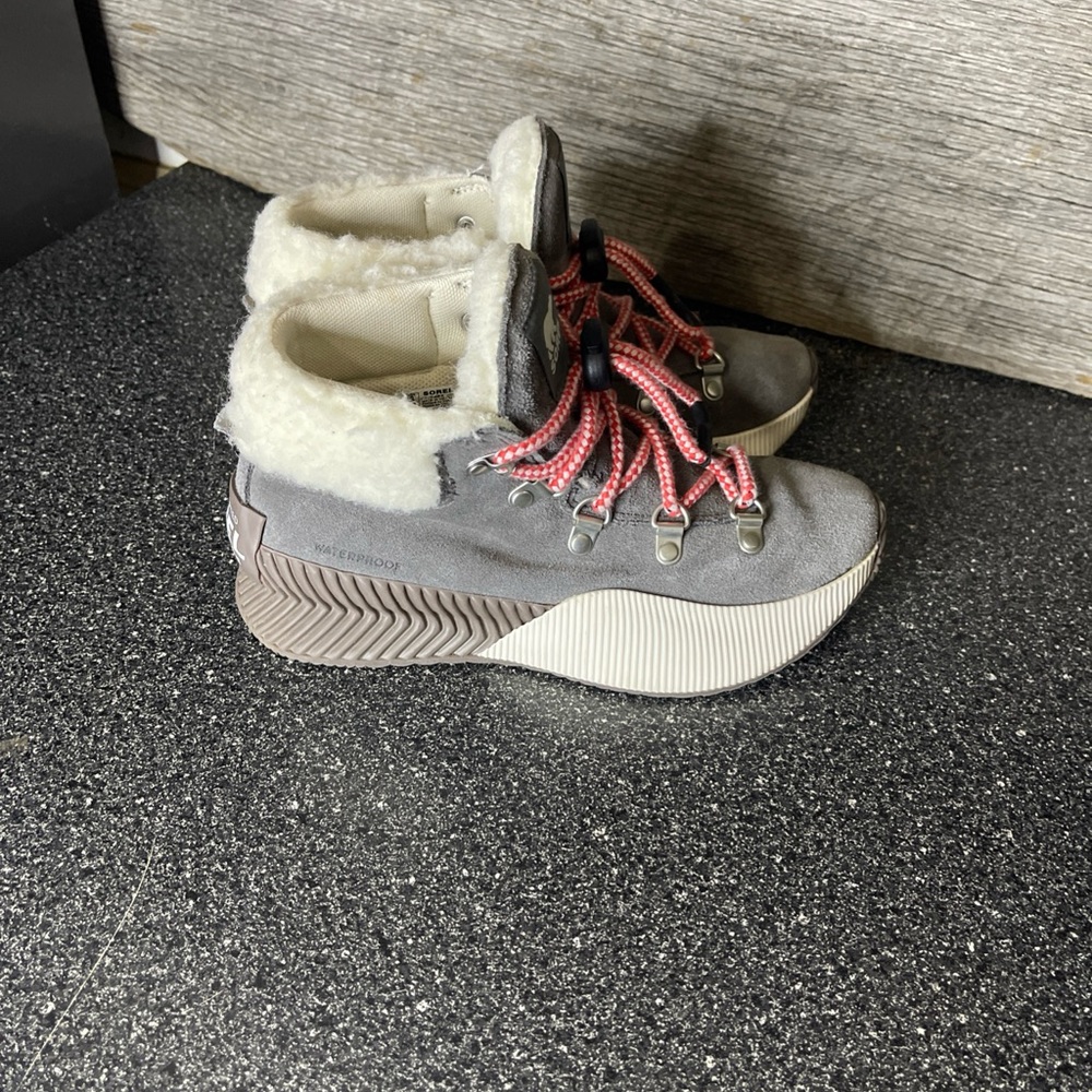 Sorel Youth Out and About Conquest WP Quarry gum Size 3